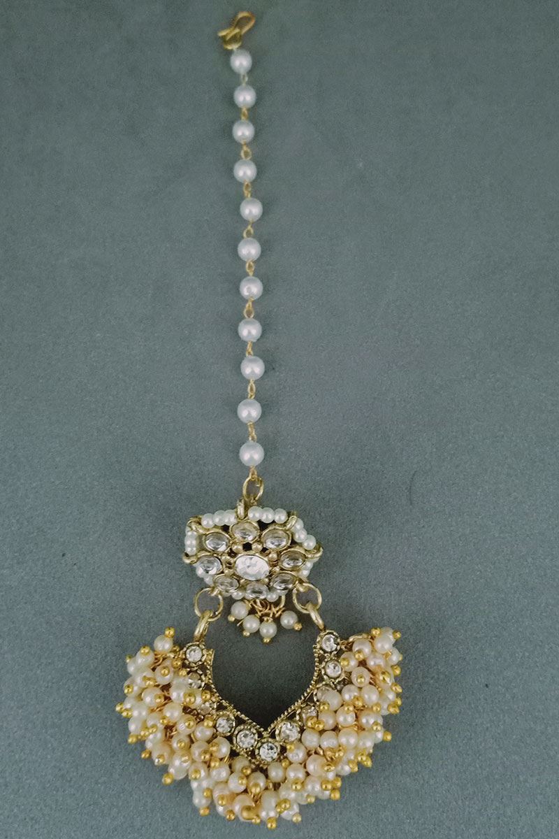 Kundan  Borla Tikka With Pearls Work