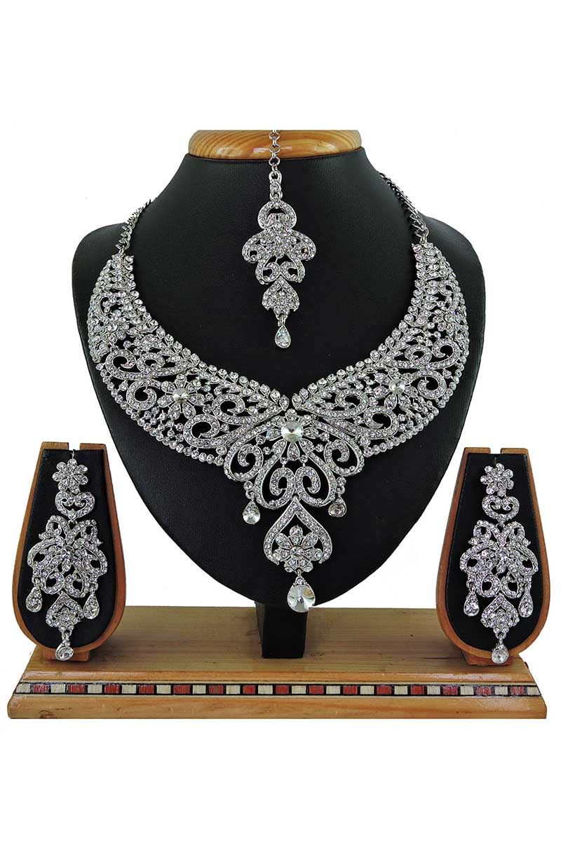 Artificial White Stone Necklace Set
