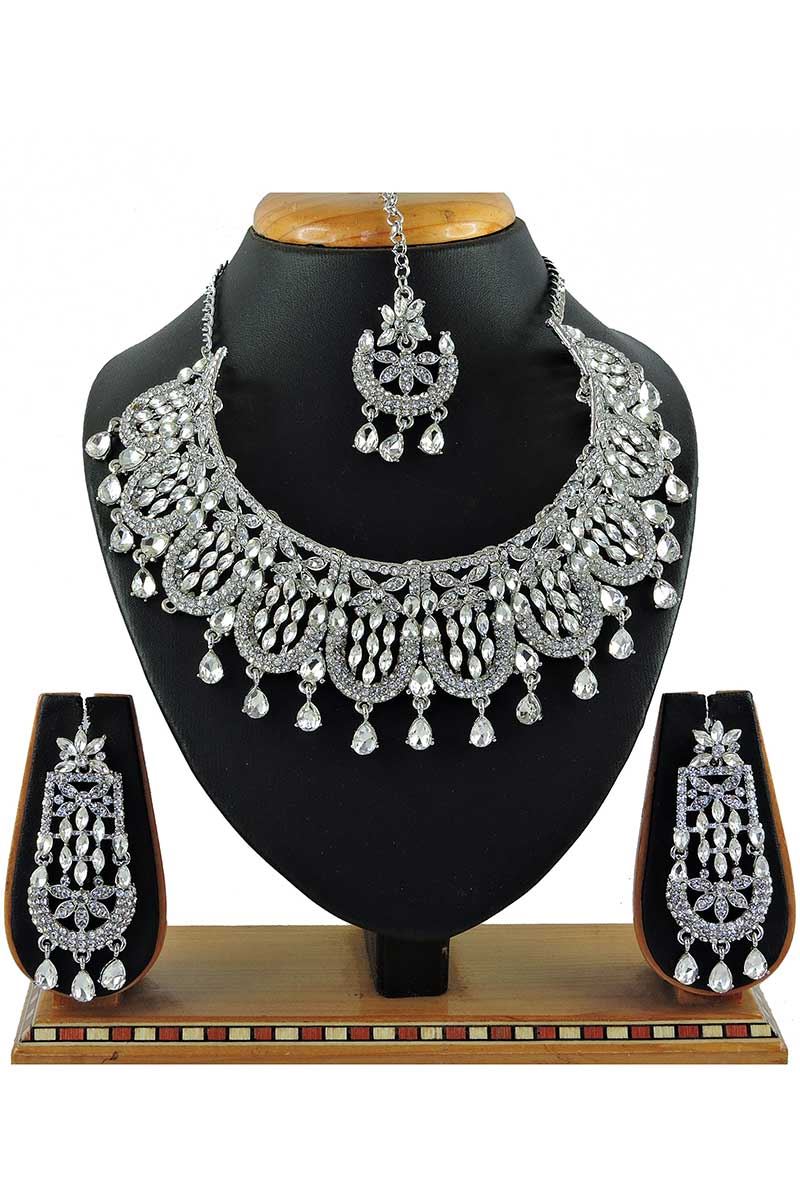 Artificial White Stone Necklace Set