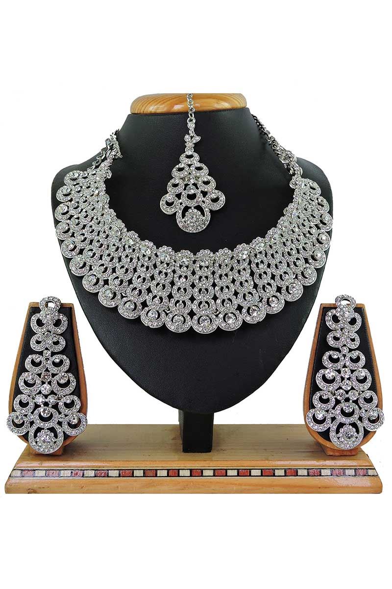 Artificial White Stone Necklace Set