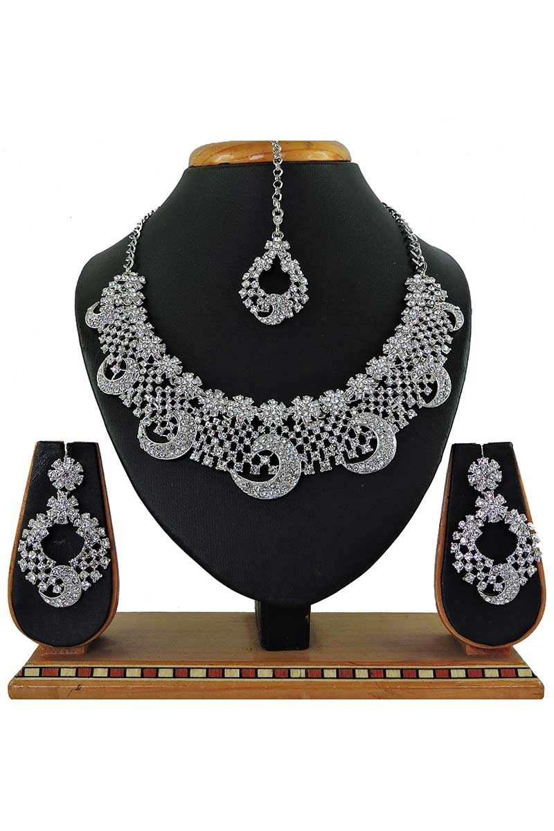 Artificial White Stone Necklace Set