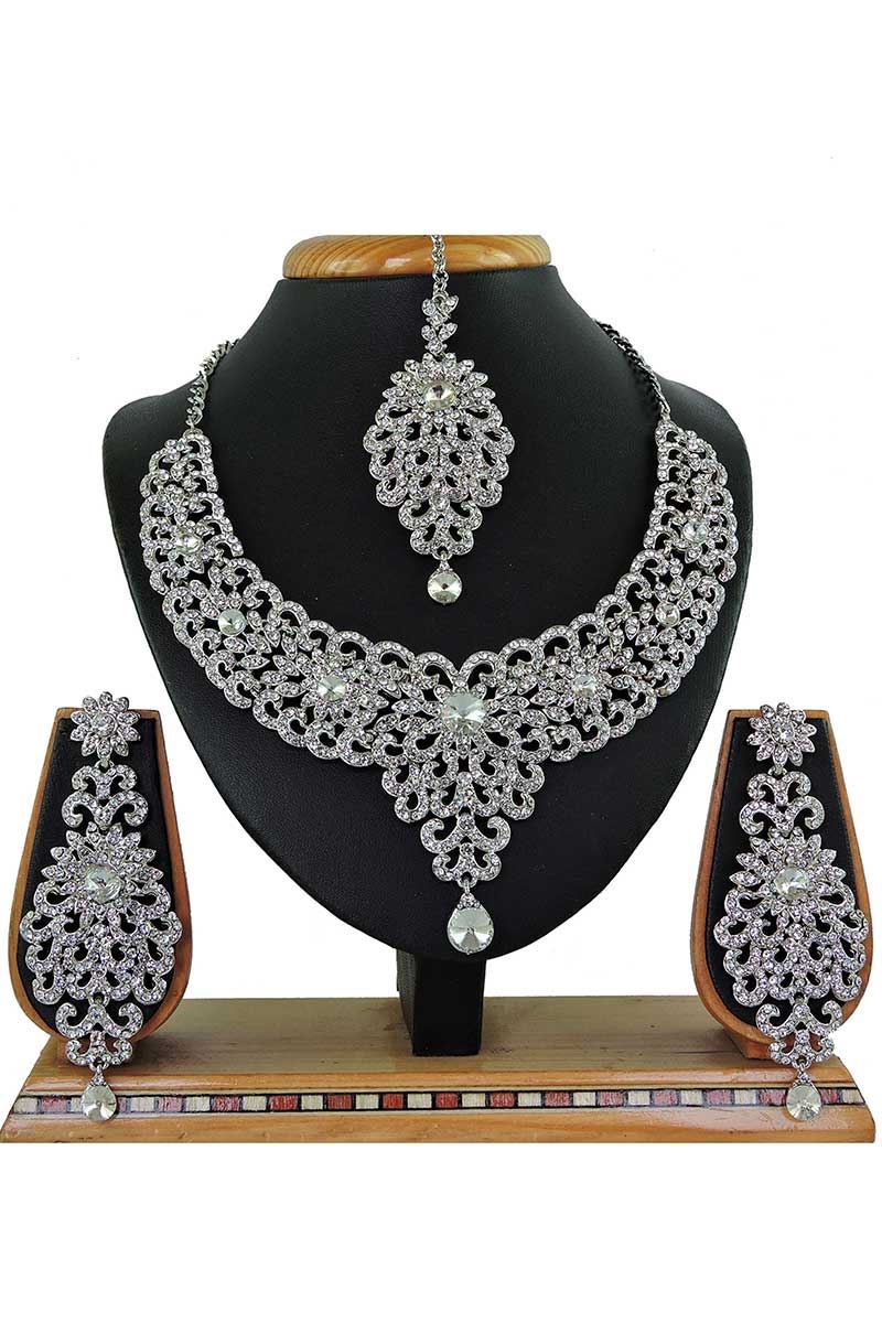 Artificial White Stone Necklace Set