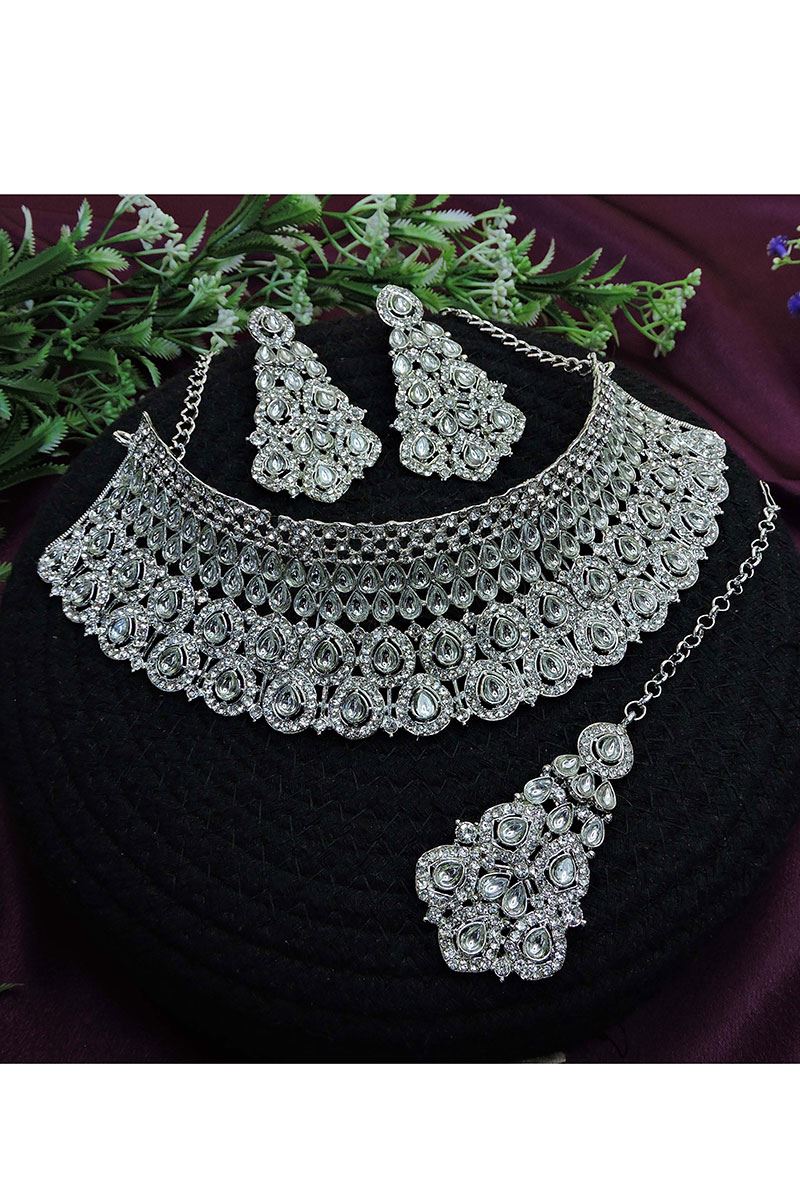 Mesmerizing White Designer Necklace Set for Party and Sangeet
