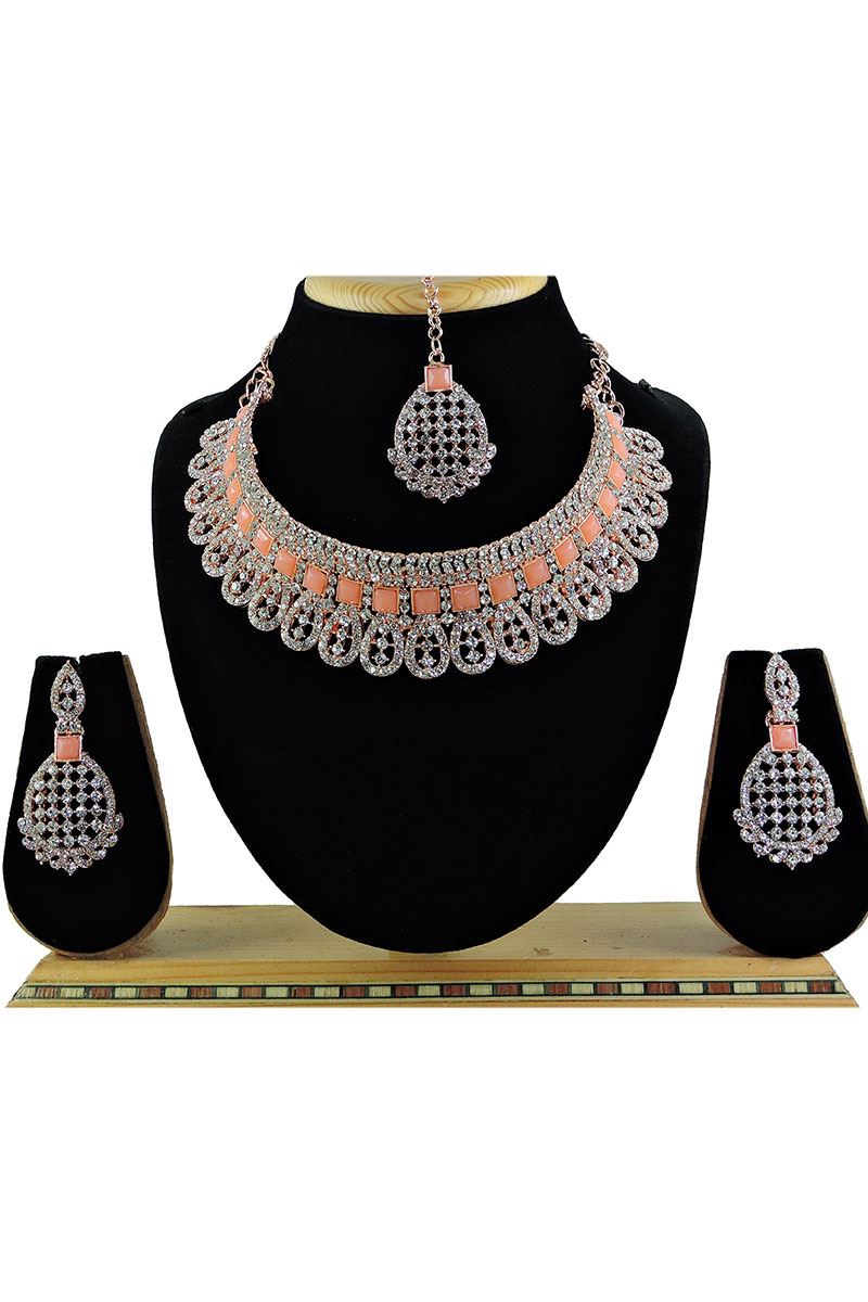Enticing Peach Designer Necklace Set for Party and Engagement