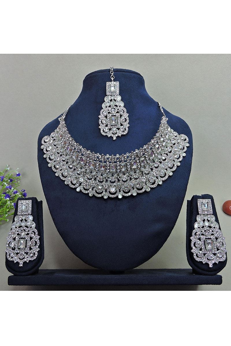 Attractive White Designer Necklace Set for Reception