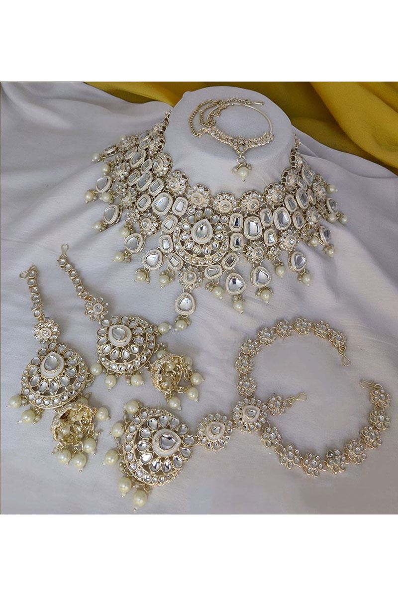 Charismatic White Bridal Designer Necklace Set for a Party and Engagement
