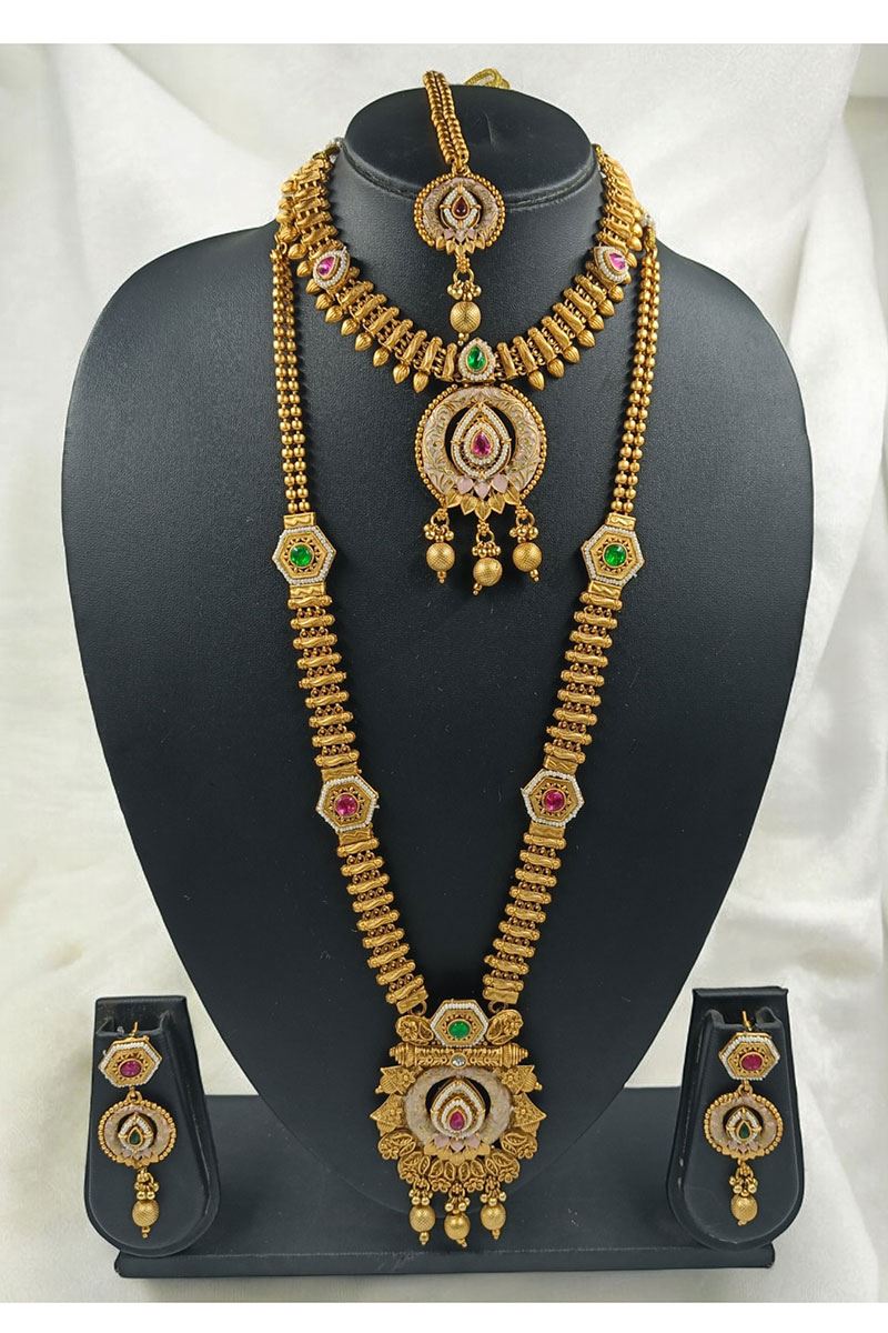 Exuberant Golden Designer Necklace Set for Wedding, Reception, and Festivals