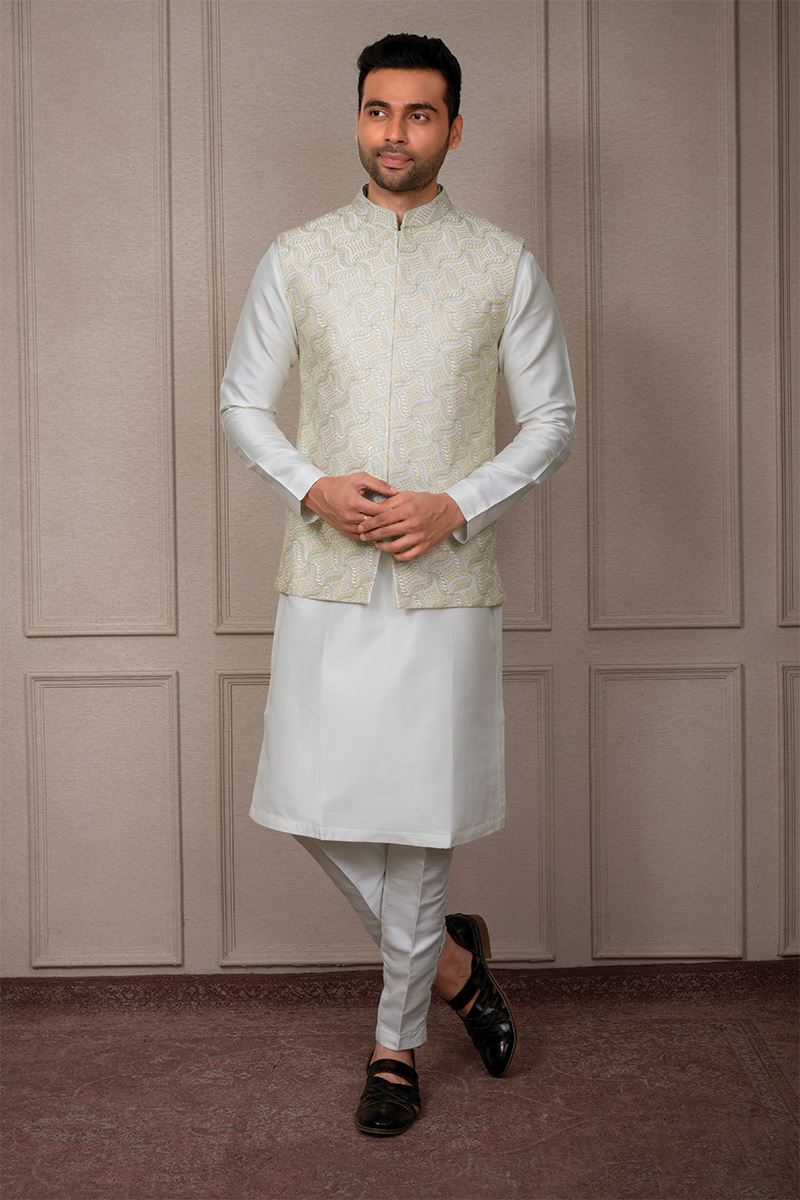 Captivating White Designer 3-Piece Men’s Suit for Party and Festivals