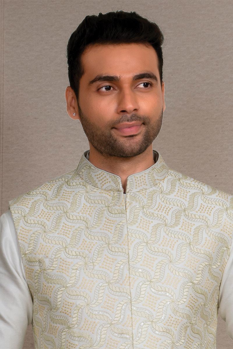 Captivating White Designer 3-Piece Men’s Suit for Party and Festivals