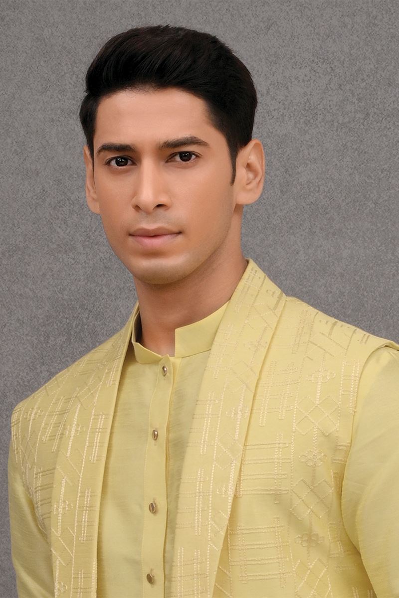 Impressive Yellow Designer 3-Piece Men’s Suit for Haldi and Festivals