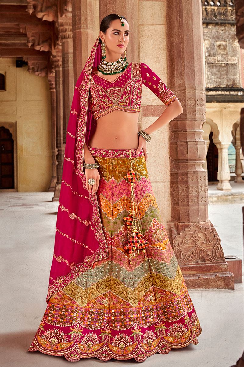 Captivating Designer Lehenga Choli for Wedding and Reception