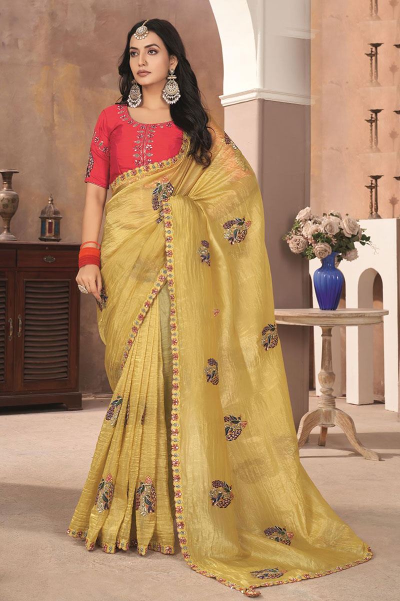 Exquisite Silk Designer Saree for Haldi, Wedding, and Festivals