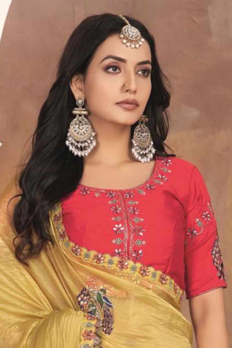 Exquisite Silk Designer Saree for Haldi, Wedding, and Festivals