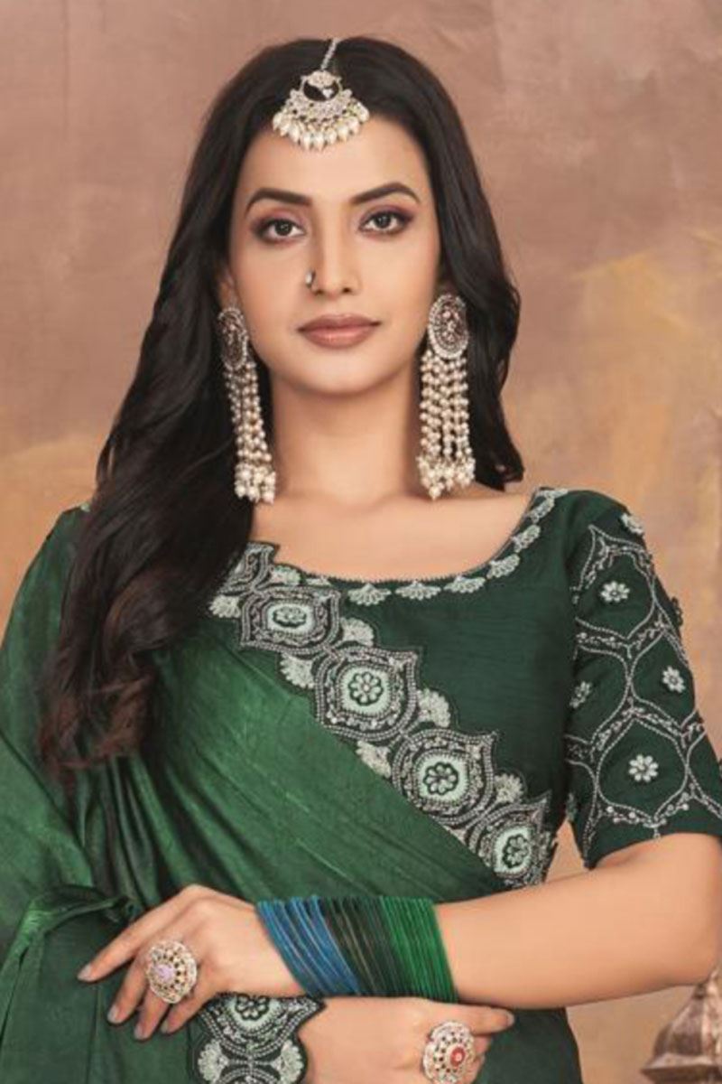 Attractive Silk Designer Saree for Mehendi, Wedding, Reception, and Festivals