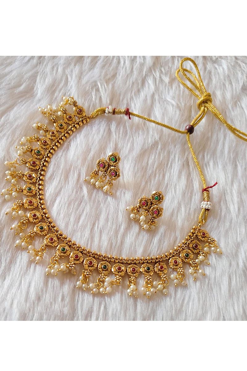 Impressive Golden Designer Necklace Set for Wedding, Reception, and Festivals