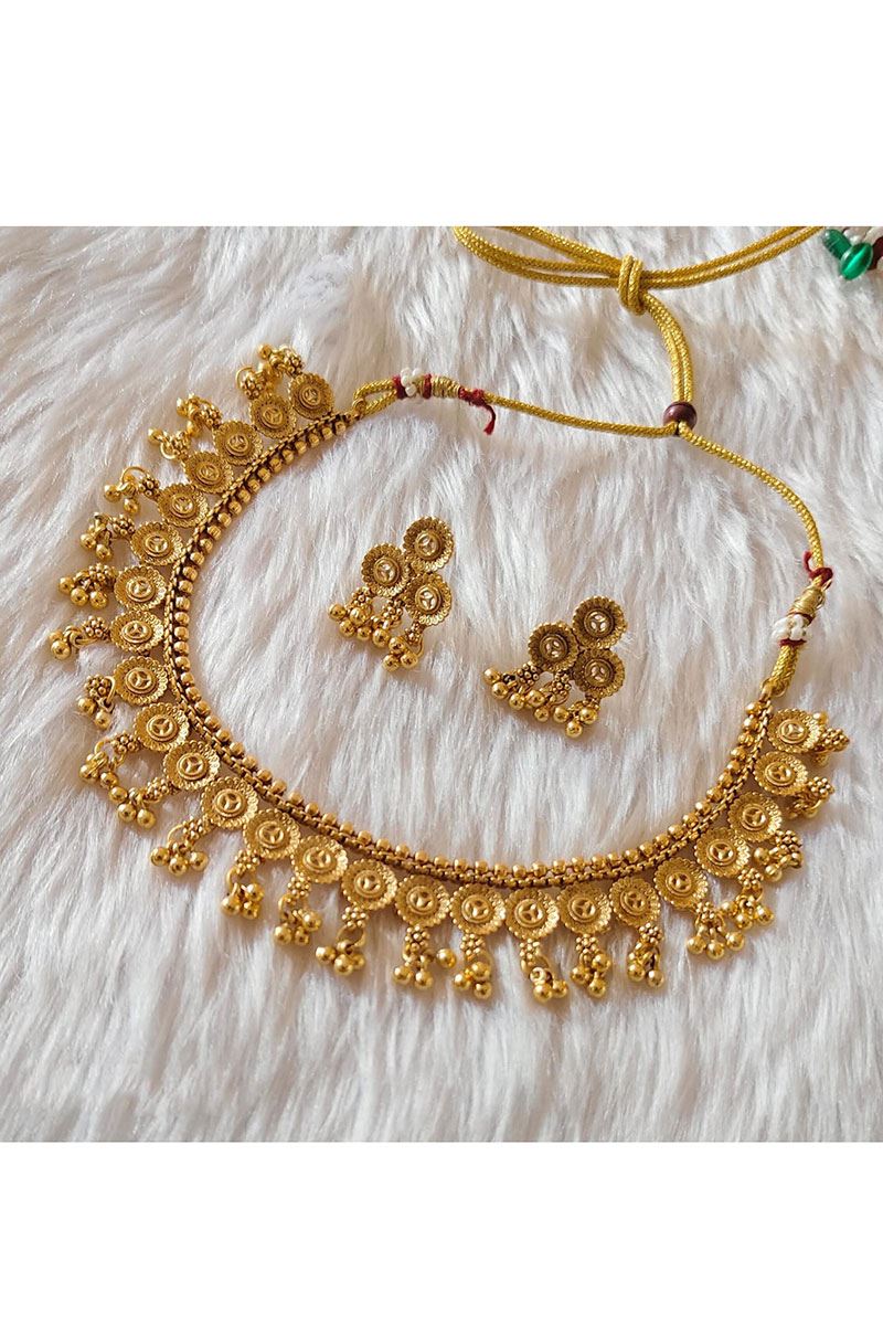 Astounding Golden Designer Necklace Set for Wedding, Reception, and Festivals