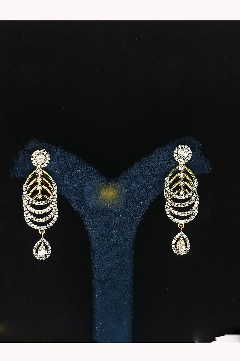 Flamboyant Gold Tone Designer Earring Set for Wedding, Reception, Party, Sangeet, and Festivals