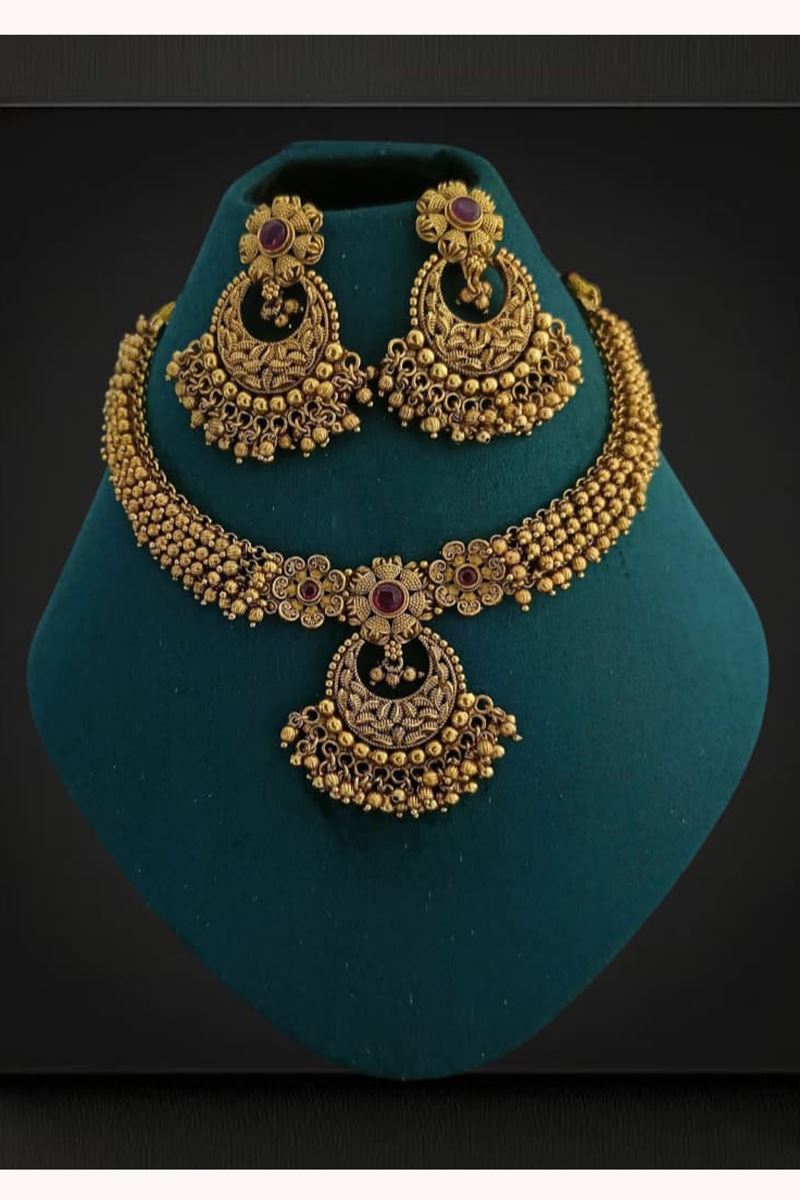 Beautiful Golden Designer Necklace Set for Wedding, Reception, and Festivals