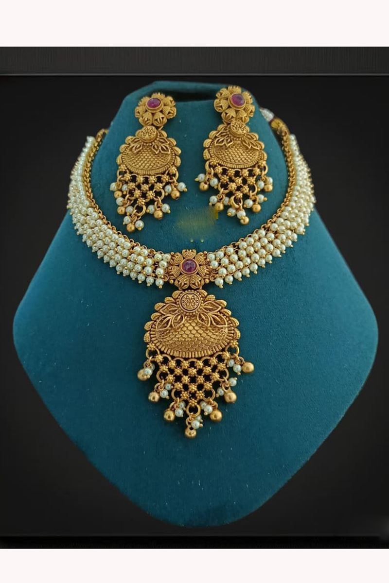 Glamorous Off-White Designer Necklace Set for Wedding, Reception, and Festivals