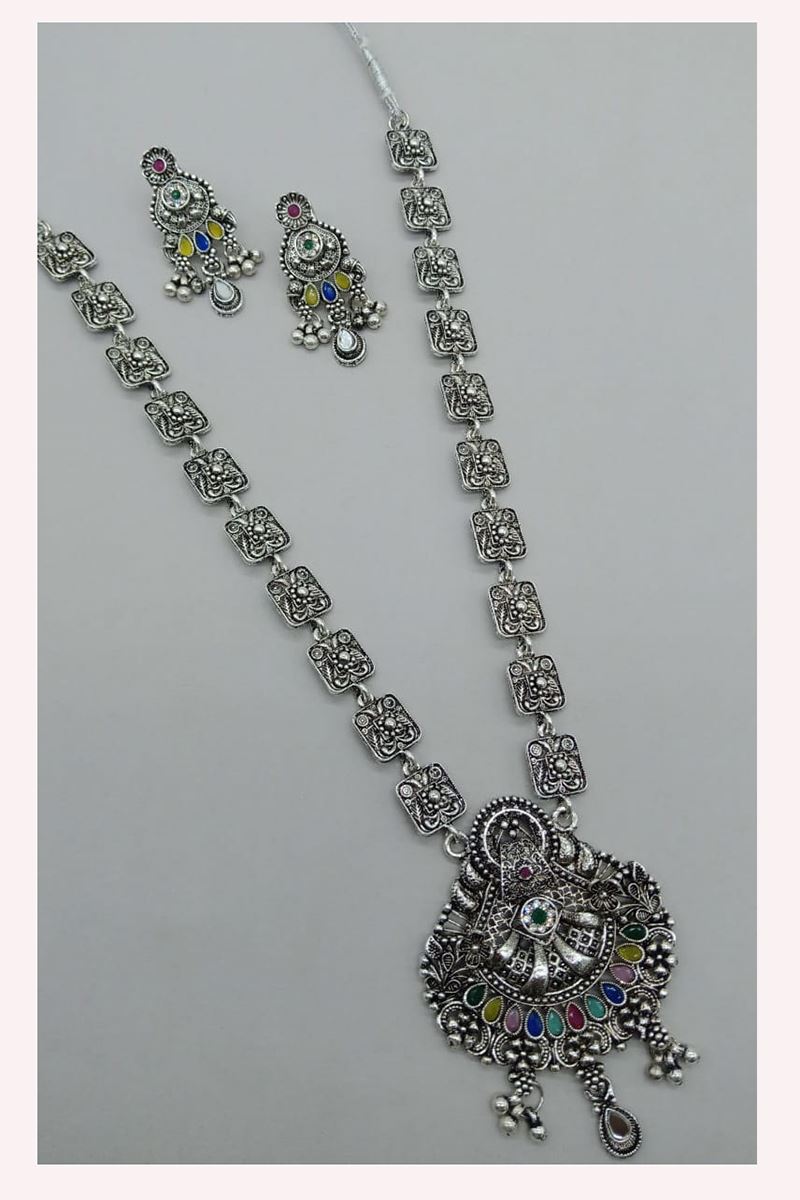 Charismatic Silver Designer Necklace Set for Festivals, Sangeet, and Parties