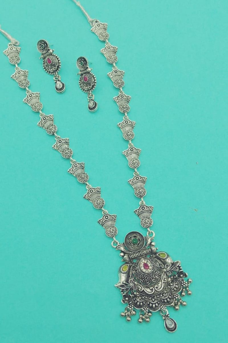 Outstanding Silver Designer Necklace Set for Festivals, Sangeet, and Parties