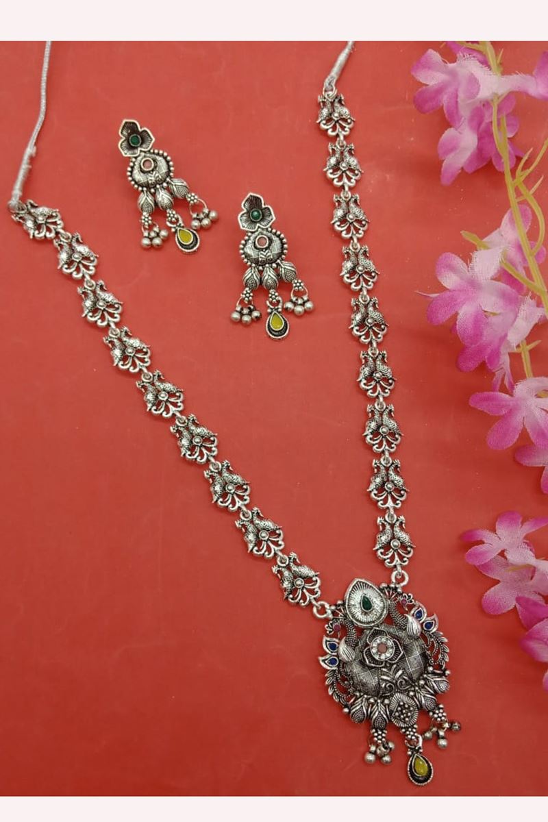 Dazzling Silver Designer Necklace Set for Festivals, Sangeet, and Parties