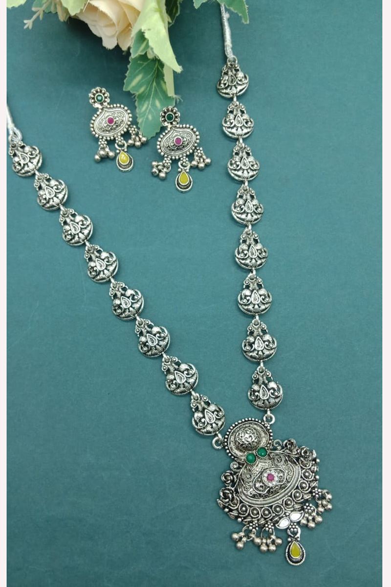 Mesmerizing Silver Designer Necklace Set for Festivals, Sangeet, and Parties