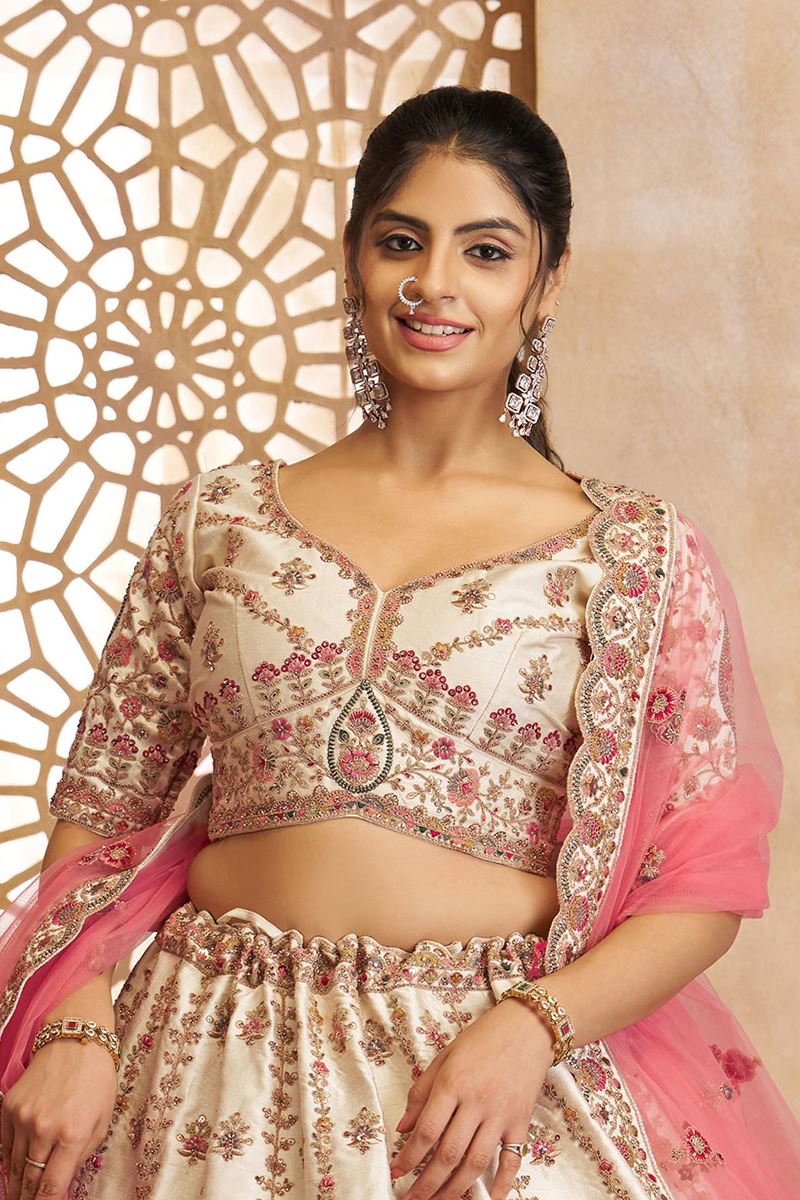 Fascinating Designer Bridal Lehenga Choli for Engagement, Reception, and Pre-Wedding Shoot