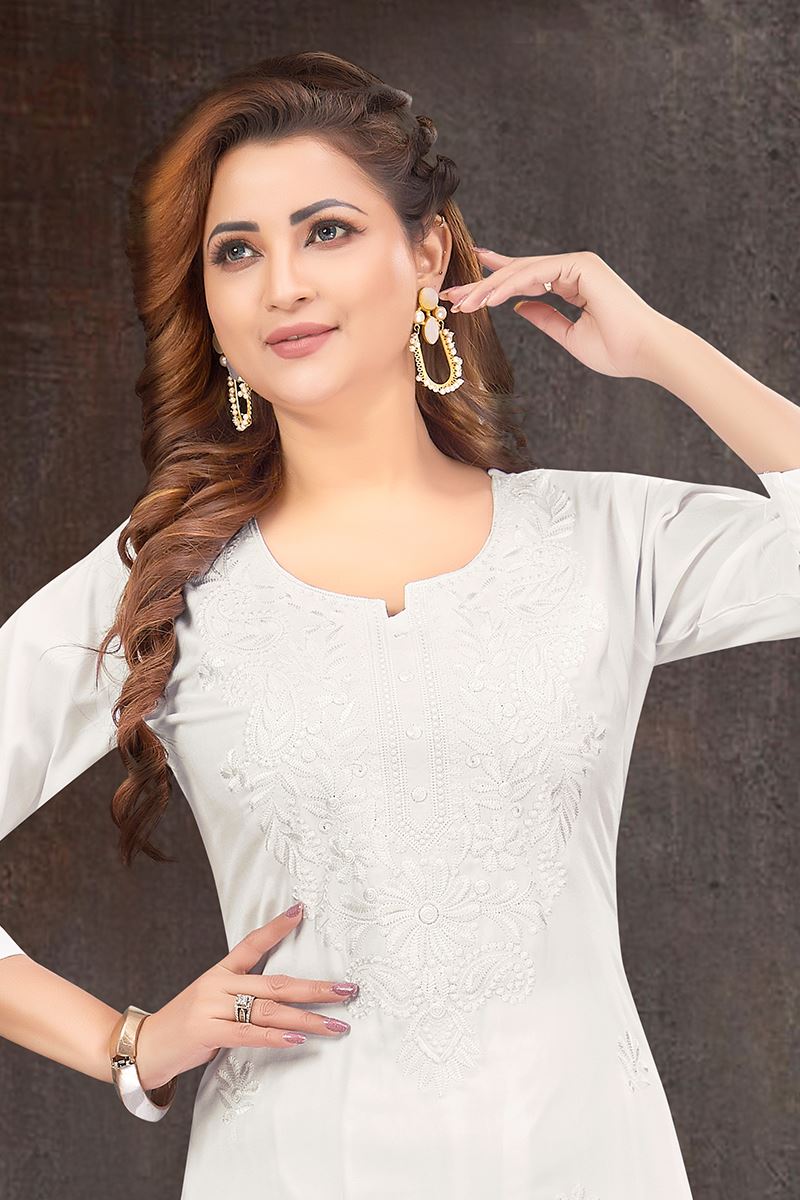 Appealing Rayon Designer Kurti for Parties