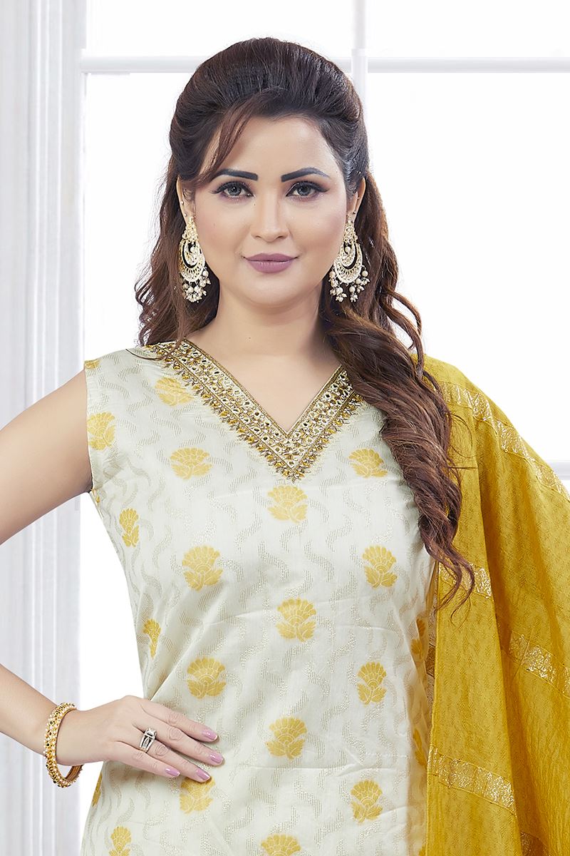 Charming Designer Straight Cut Suit for Festivals, Sangeet, and Parties