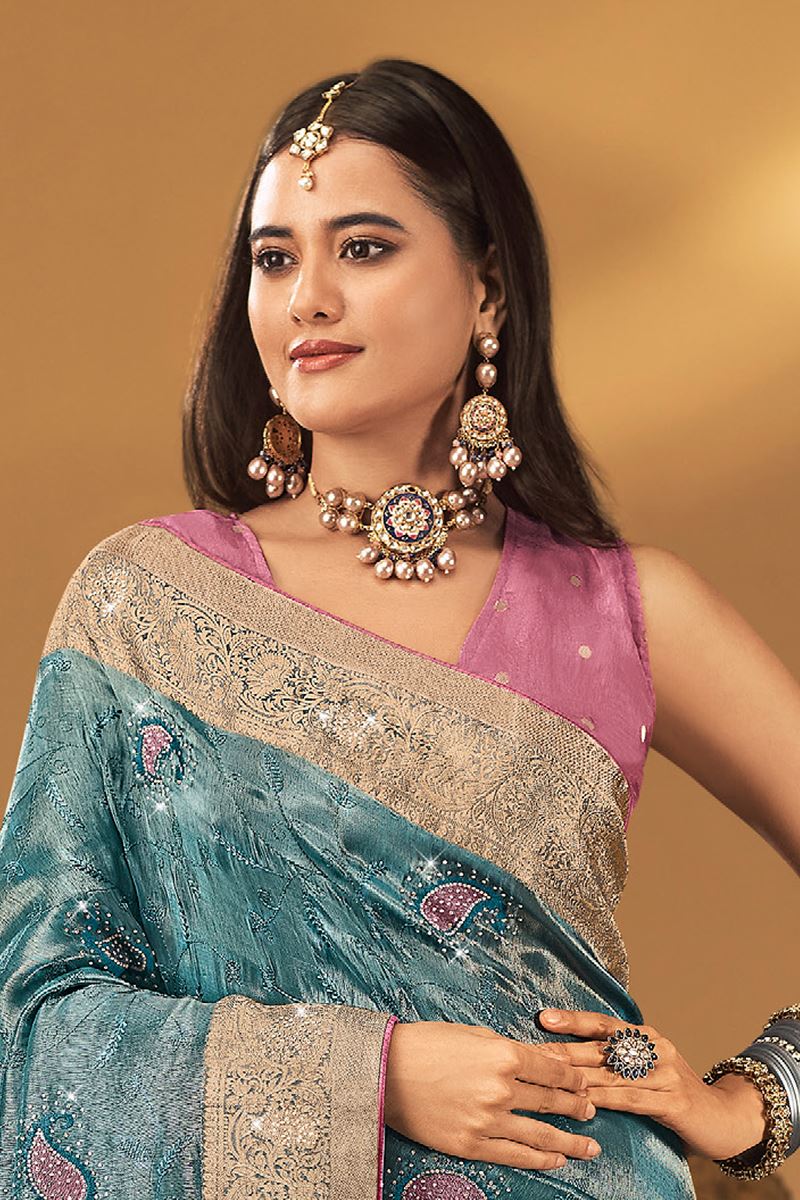 Captivating Silk Designer Saree for Wedding and Reception