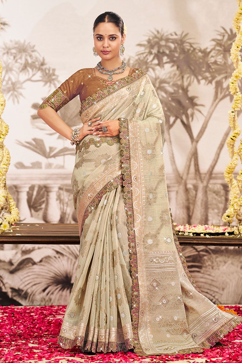 Dazzling Silk Designer Saree for Wedding and Reception