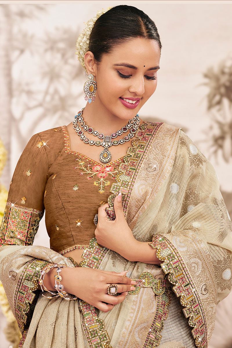 Dazzling Silk Designer Saree for Wedding and Reception