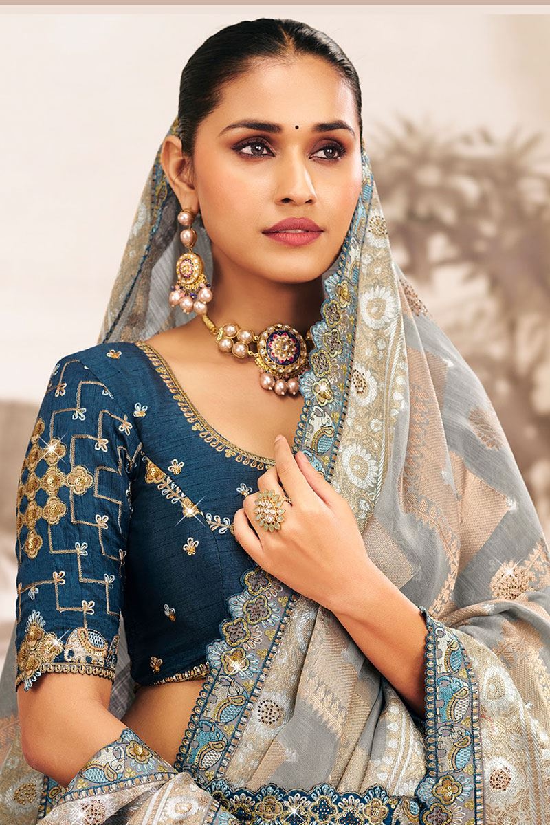 Breathtaking Silk Designer Saree for Wedding and Reception