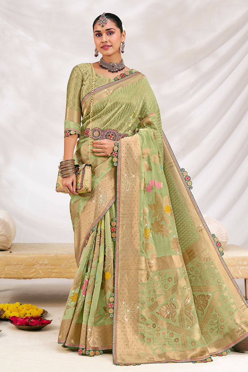 Delightful Silk Designer Saree for Wedding and Reception