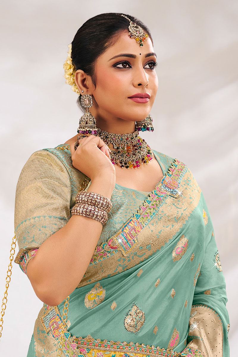 Charming Silk Designer Saree for Wedding and Reception